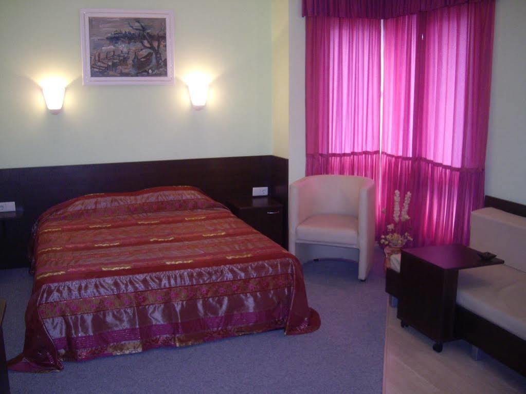 Hotel Avramov Vidin Buitenkant foto